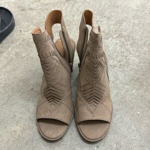 Universal Thread Open Toe Heel